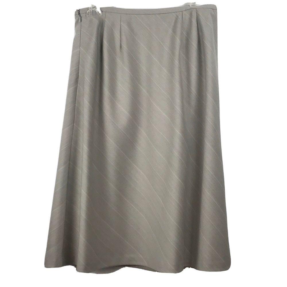 Sandra Women’s Size 12 Gray Diagonal Stripe Flare Side Zip Skirt